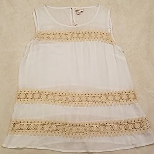 Sleeveless soft white top